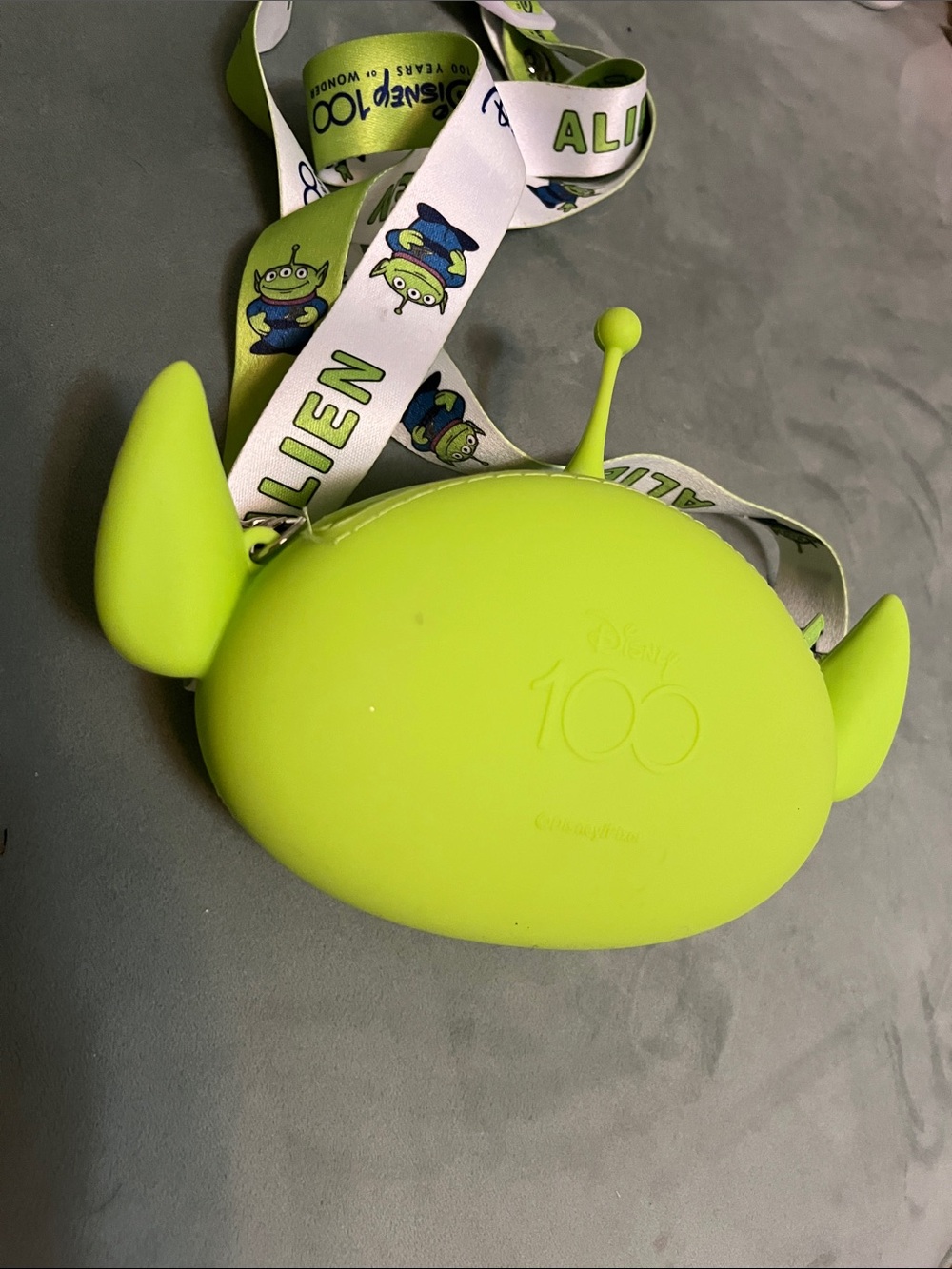 Disney Alien Silicone Crossbody Bag in Bright Green with White Strap - Picture 3 of 4